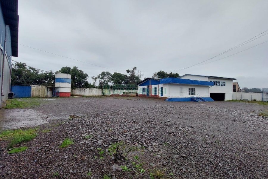 Pavilhão com 1232m², no bairro Pioneiro em Caxias do Sul para Alugar