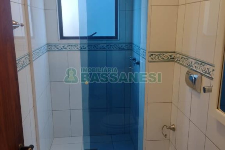 Apartamento com 90m², 3 dormitórios, 2 vagas, no bairro Colina Sorriso em Caxias do Sul para Comprar