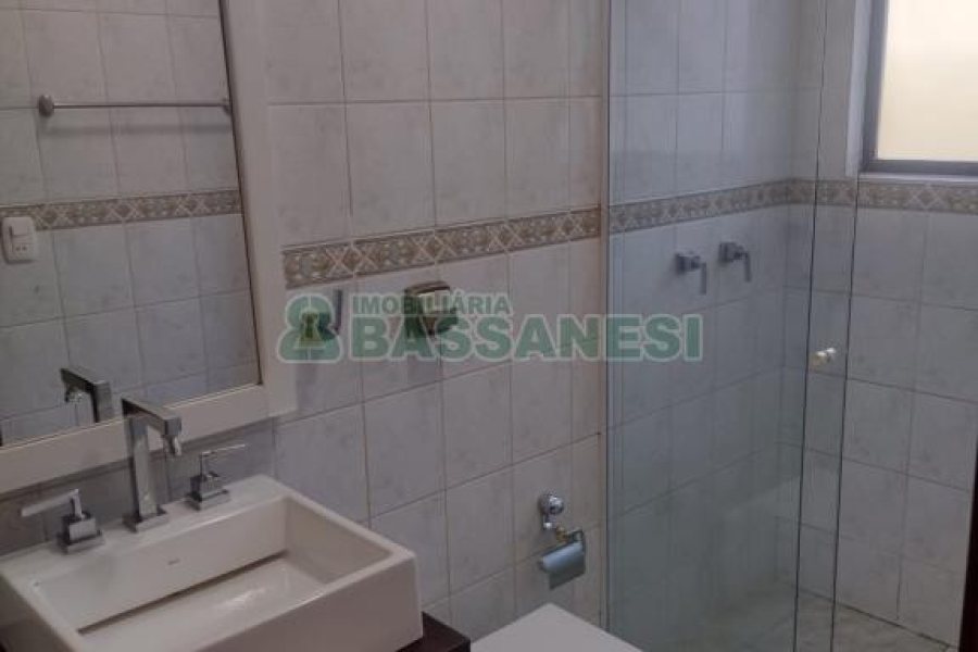 Apartamento com 90m², 3 dormitórios, 2 vagas, no bairro Colina Sorriso em Caxias do Sul para Comprar
