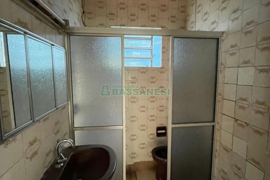 Casa com 45m², 2 dormitórios, no bairro Rio Branco em Caxias do Sul para Comprar