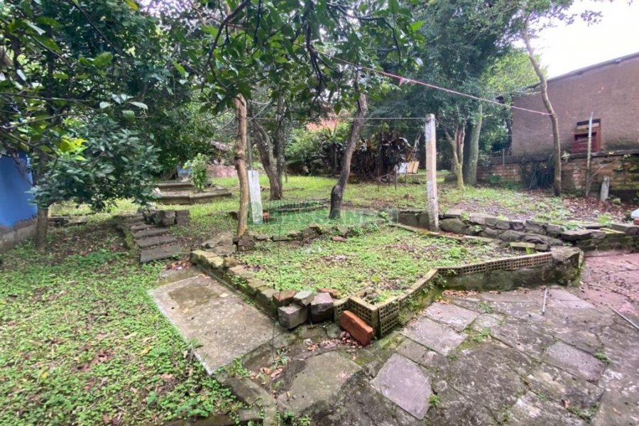 Casa com 45m², 2 dormitórios, no bairro Rio Branco em Caxias do Sul para Comprar