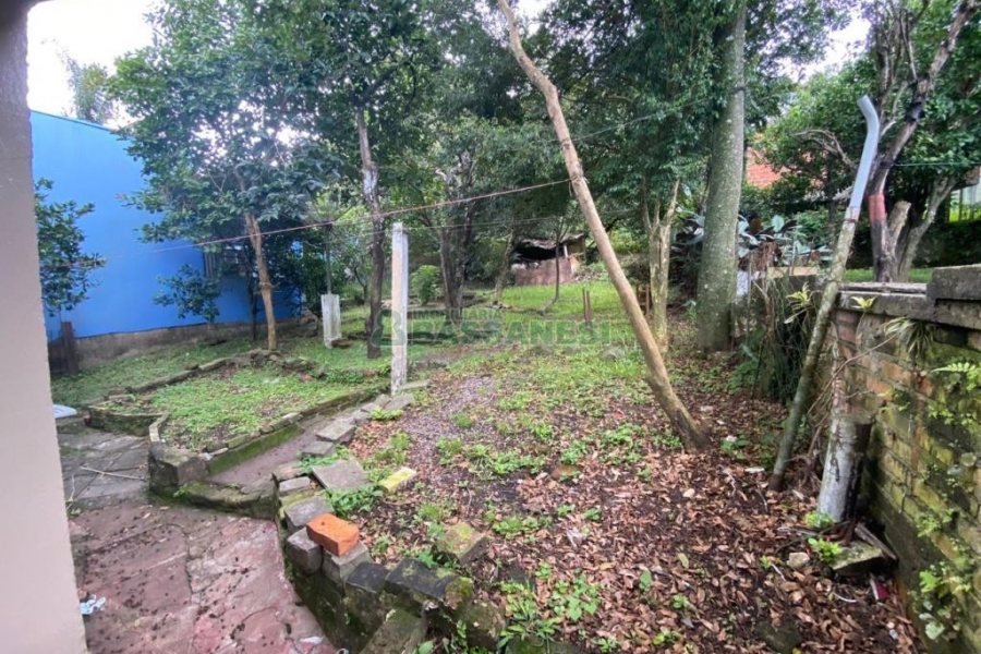 Casa com 45m², 2 dormitórios, no bairro Rio Branco em Caxias do Sul para Comprar