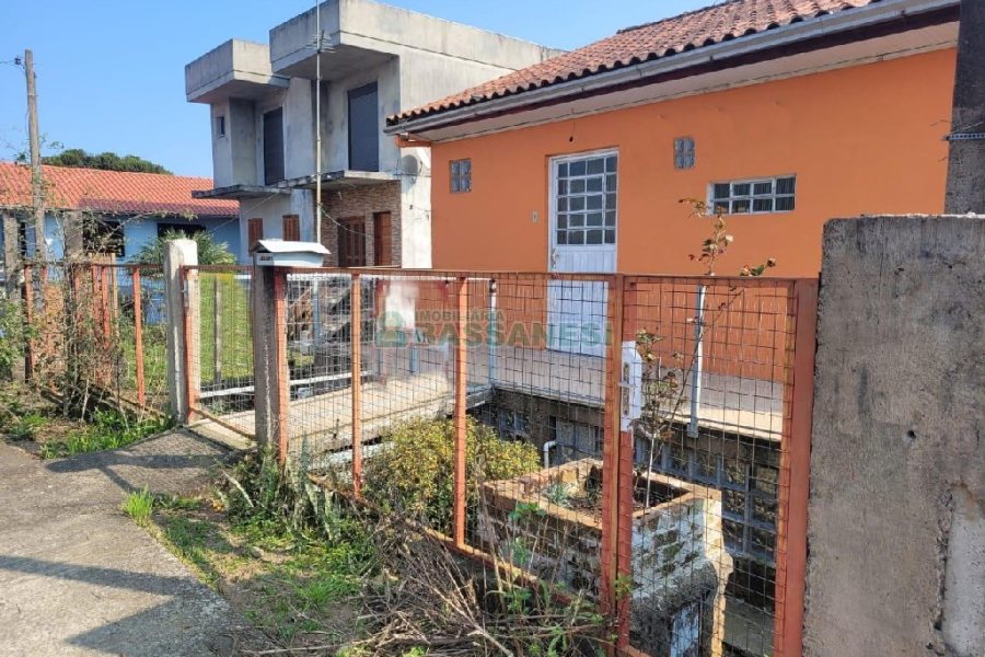 Casa com 113m², 2 dormitórios, 1 vaga, no bairro Desvio Rizzo em Caxias do Sul para Comprar