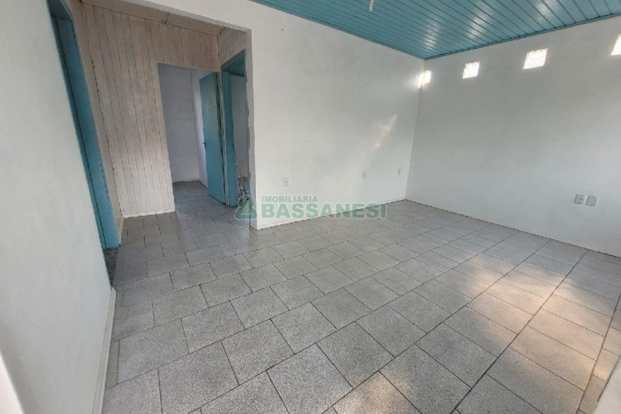 Casa com 113m², 2 dormitórios, 1 vaga, no bairro Desvio Rizzo em Caxias do Sul para Comprar