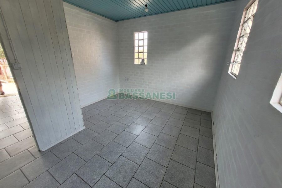 Casa com 113m², 2 dormitórios, 1 vaga, no bairro Desvio Rizzo em Caxias do Sul para Comprar