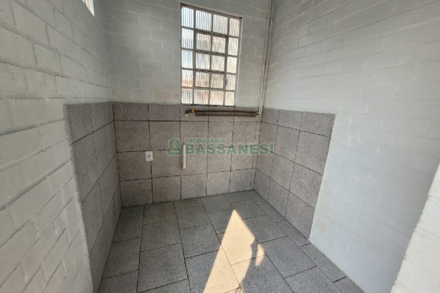 Casa com 113m², 2 dormitórios, 1 vaga, no bairro Desvio Rizzo em Caxias do Sul para Comprar