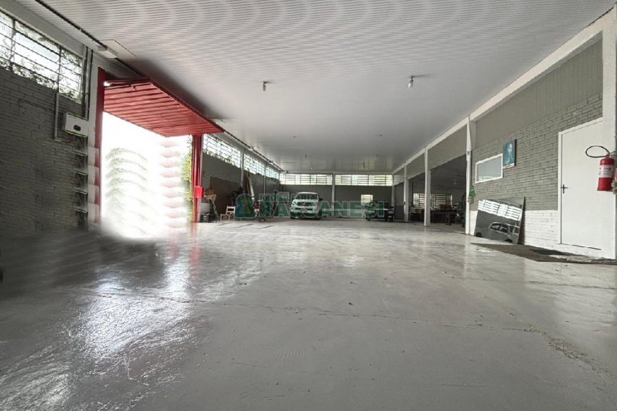 Pavilhão com 450m², no bairro Bela Vista em Caxias do Sul para Alugar