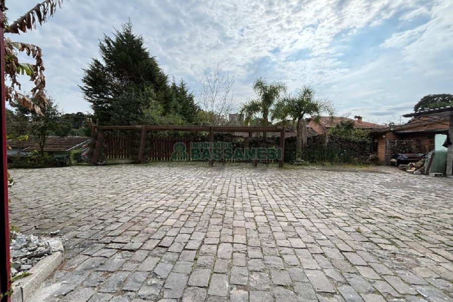 Pavilhão com 450m², no bairro Bela Vista em Caxias do Sul para Alugar