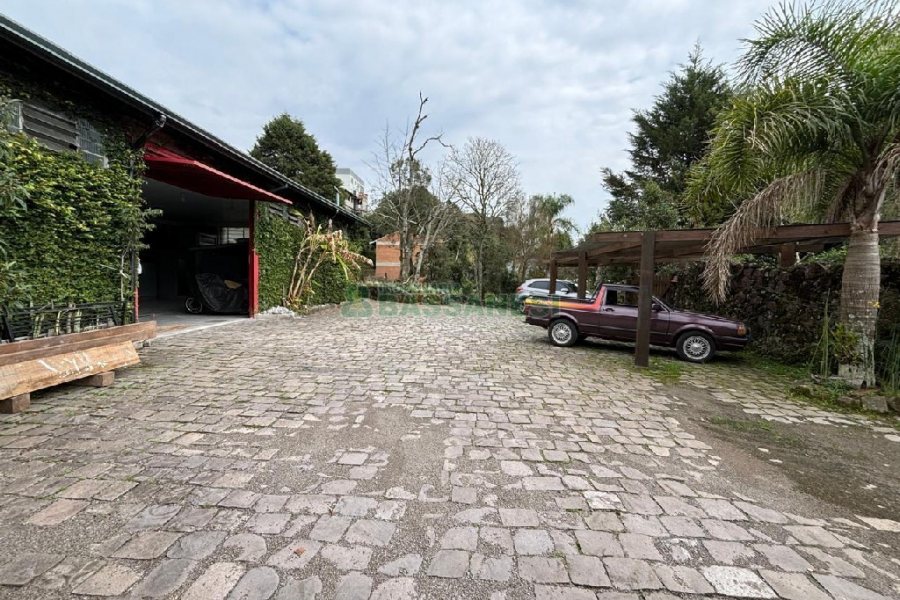 Pavilhão com 450m², no bairro Bela Vista em Caxias do Sul para Alugar
