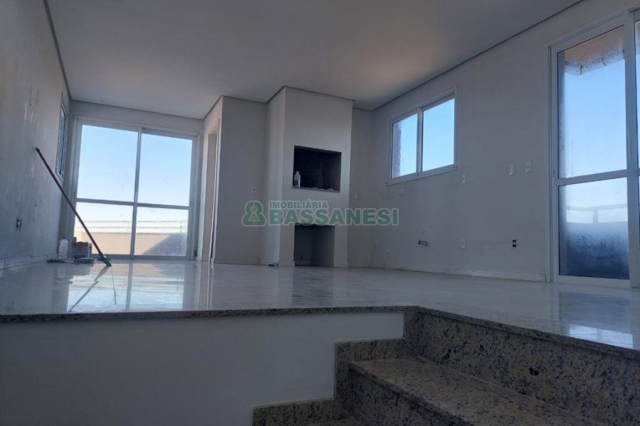 Apto/Cobertura com 193m², 3 dormitórios, 3 vagas, no bairro Cinqüentenário em Caxias do Sul para Comprar