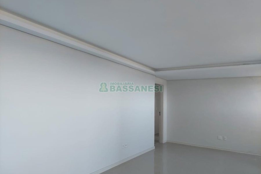 Apto/Cobertura com 193m², 3 dormitórios, 3 vagas, no bairro Cinqüentenário em Caxias do Sul para Comprar