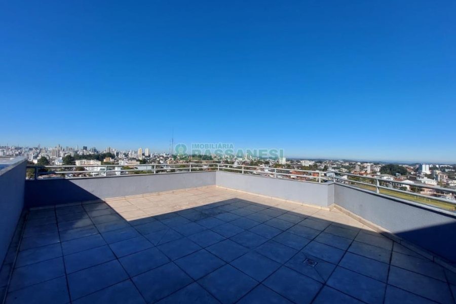 Apto/Cobertura com 193m², 3 dormitórios, 3 vagas, no bairro Cinqüentenário em Caxias do Sul para Comprar