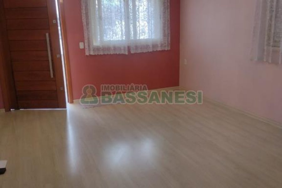 Casa com 258m², 3 dormitórios, 2 vagas, no bairro Santa Lúcia em Caxias do Sul para Comprar