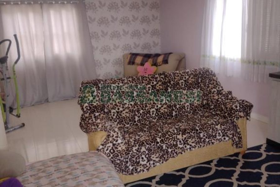 Casa com 258m², 3 dormitórios, 2 vagas, no bairro Santa Lúcia em Caxias do Sul para Comprar