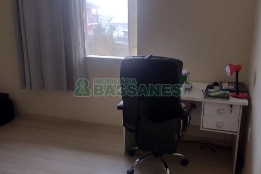 Casa com 258m², 3 dormitórios, 2 vagas, no bairro Santa Lúcia em Caxias do Sul para Comprar