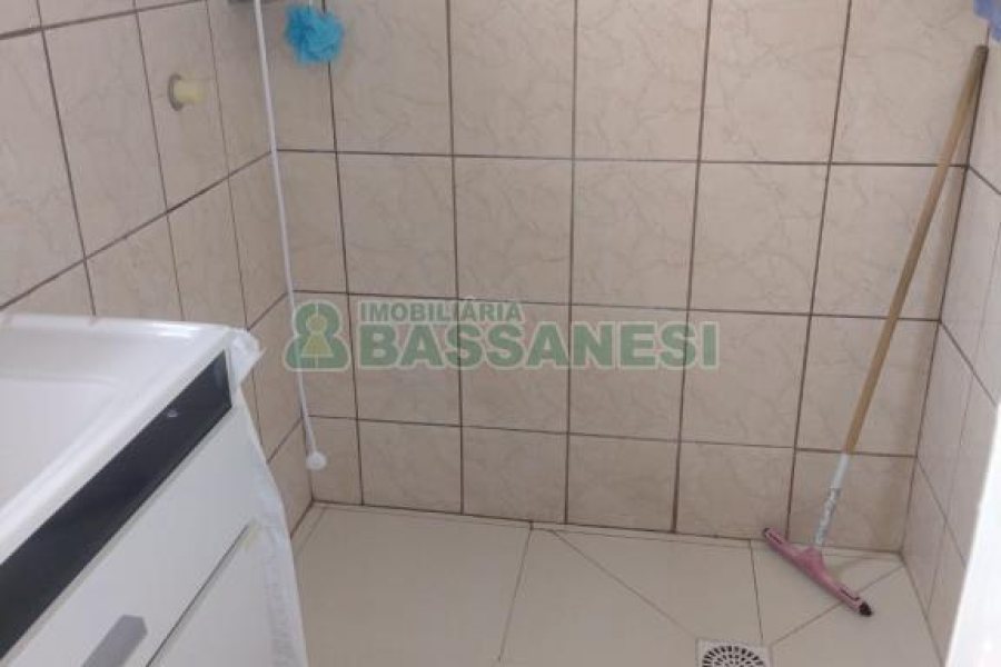 Casa com 258m², 3 dormitórios, 2 vagas, no bairro Santa Lúcia em Caxias do Sul para Comprar