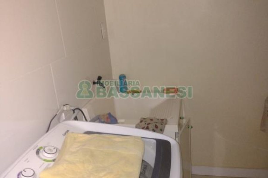 Casa com 258m², 3 dormitórios, 2 vagas, no bairro Santa Lúcia em Caxias do Sul para Comprar