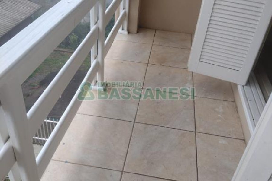 Casa com 258m², 3 dormitórios, 2 vagas, no bairro Santa Lúcia em Caxias do Sul para Comprar