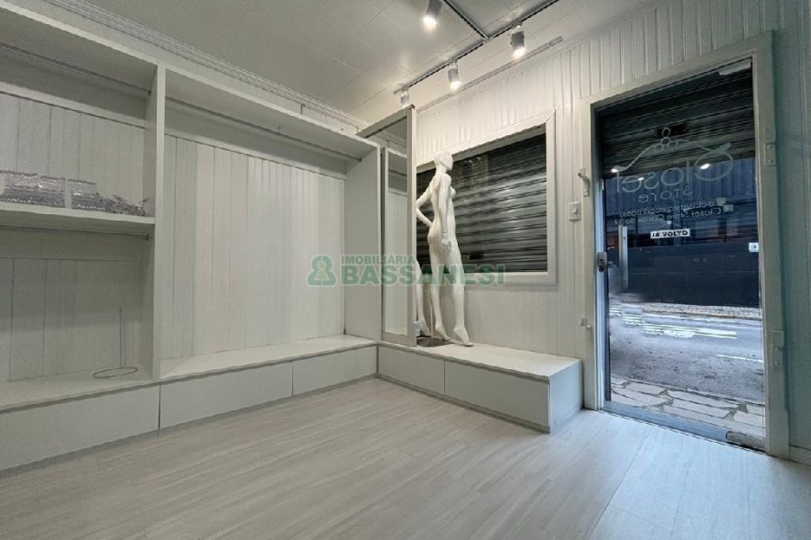 Casa Comercial com 98m², 2 vagas, no bairro Pio X em Caxias do Sul para Alugar
