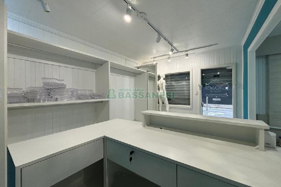 Casa Comercial com 98m², 2 vagas, no bairro Pio X em Caxias do Sul para Alugar