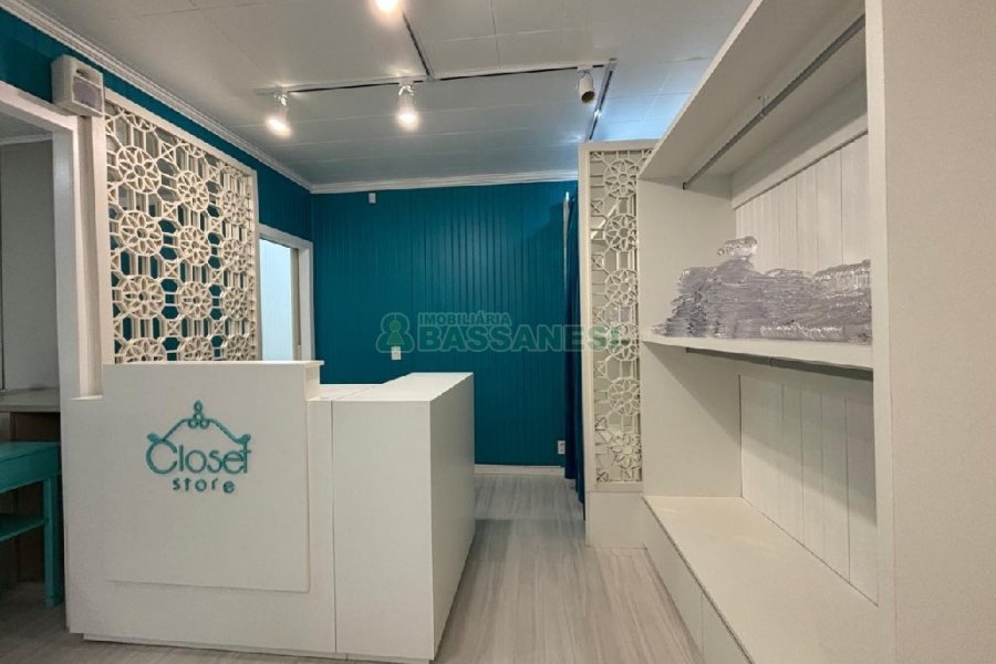Casa Comercial com 98m², 2 vagas, no bairro Pio X em Caxias do Sul para Alugar