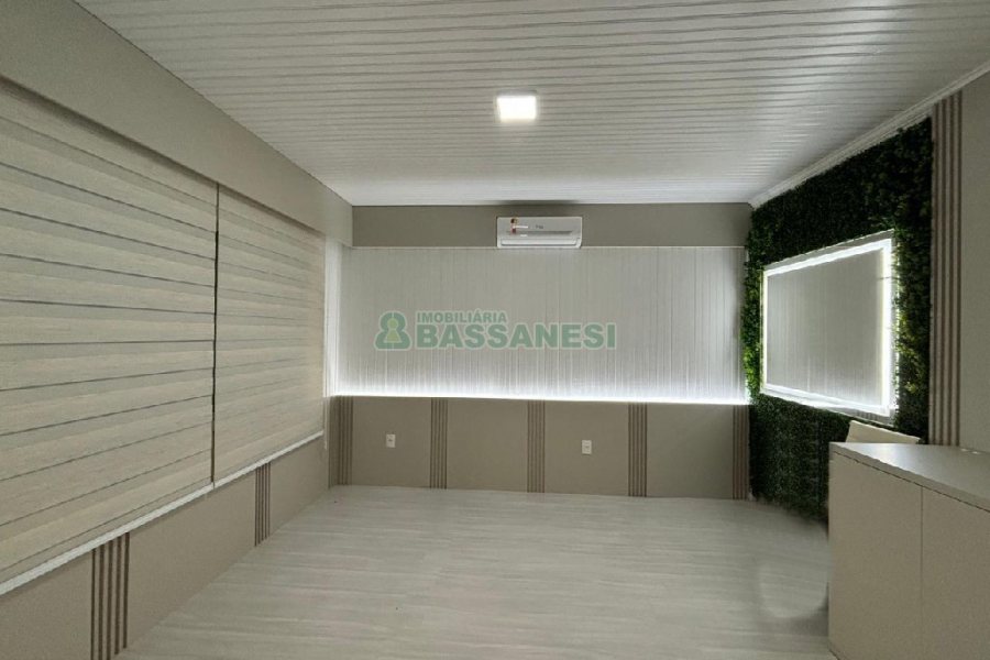 Casa Comercial com 98m², 2 vagas, no bairro Pio X em Caxias do Sul para Alugar