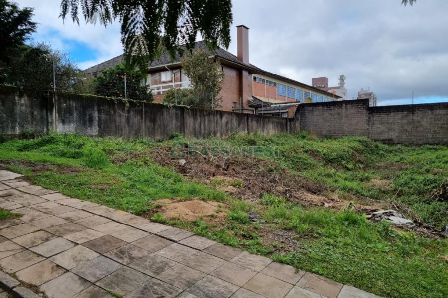 Terreno com 448m², no bairro Jardim América em Caxias do Sul para Comprar