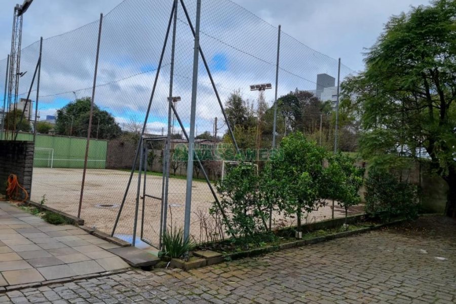 Terreno com 448m², no bairro Jardim América em Caxias do Sul para Comprar