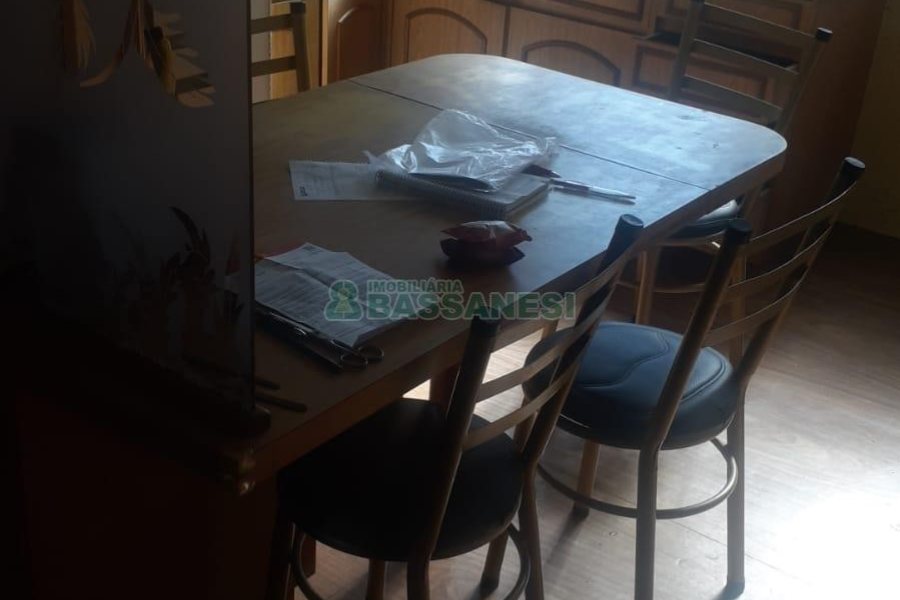 Casa com 200m², 3 dormitórios, 2 vagas, no bairro Sagrada Família em Caxias do Sul para Comprar