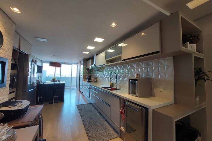 Apartamento com 314m², 3 dormitórios, 3 vagas, no bairro Rio Branco em Caxias do Sul para Comprar