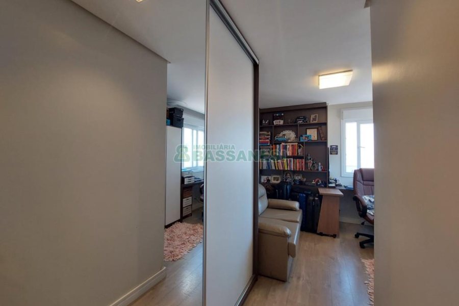 Apartamento com 314m², 3 dormitórios, 3 vagas, no bairro Rio Branco em Caxias do Sul para Comprar