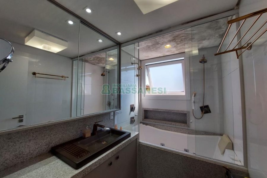Apartamento com 314m², 3 dormitórios, 3 vagas, no bairro Rio Branco em Caxias do Sul para Comprar