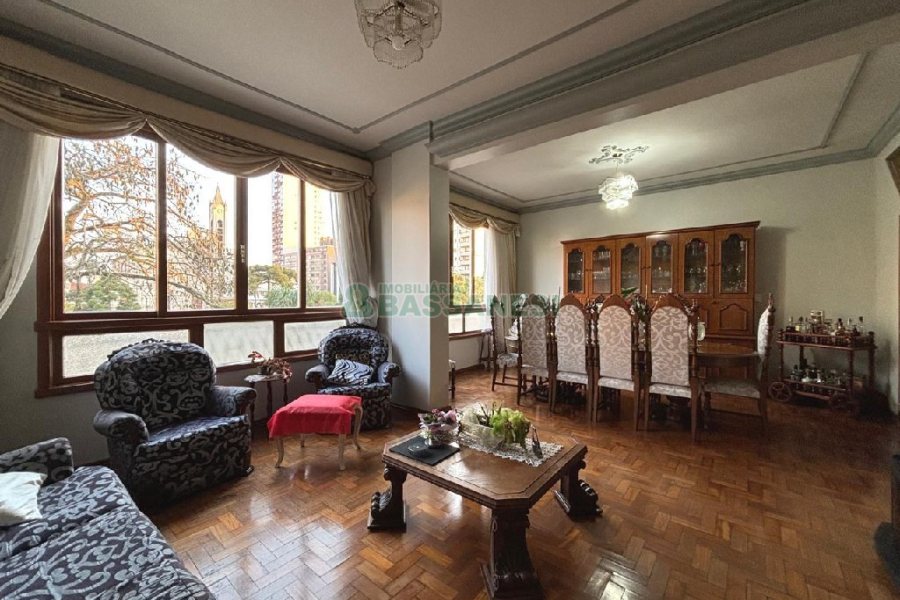 Apto Mobiliado com 285m², 4 dormitórios, 1 vaga, no bairro Centro em Caxias do Sul para Alugar ou Comprar