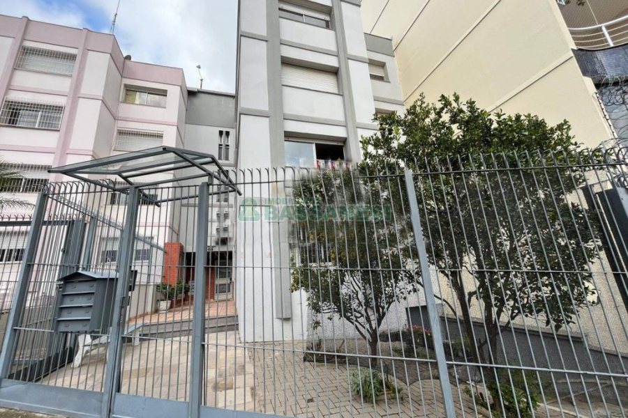 Apartamento com 76m², 3 dormitórios, 2 vagas, no bairro Pio X em Caxias do Sul para Comprar