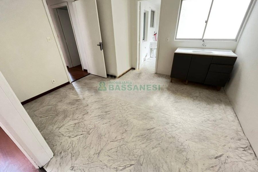 Apartamento com 76m², 3 dormitórios, 2 vagas, no bairro Pio X em Caxias do Sul para Comprar