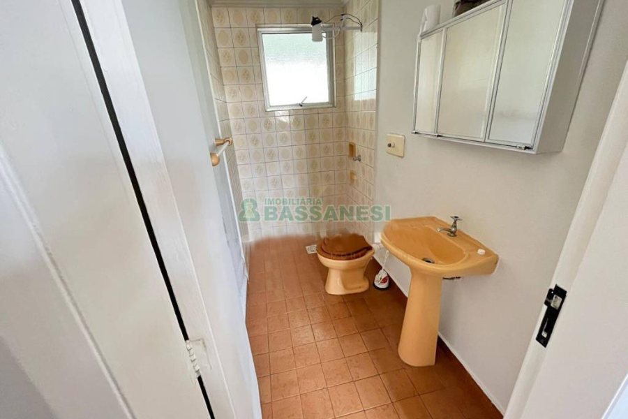 Apartamento com 76m², 3 dormitórios, 2 vagas, no bairro Pio X em Caxias do Sul para Comprar