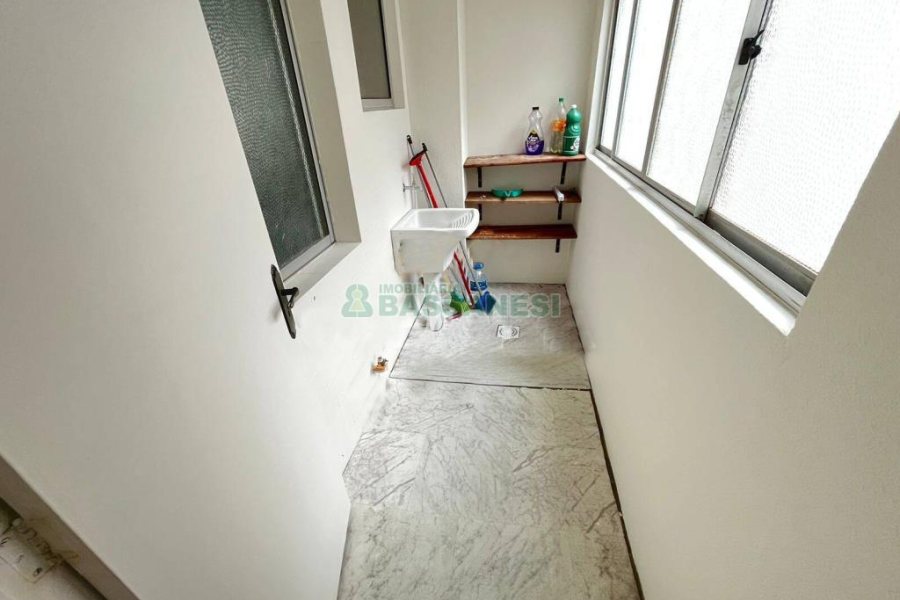 Apartamento com 76m², 3 dormitórios, 2 vagas, no bairro Pio X em Caxias do Sul para Comprar