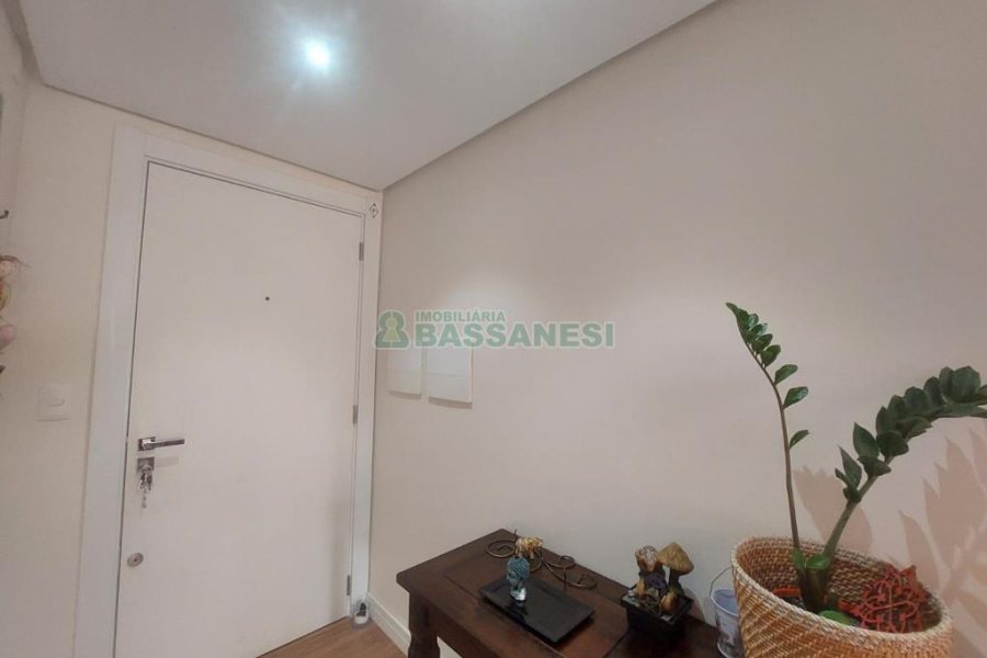 Apartamento com 81m², 2 dormitórios, 2 vagas, no bairro Jardim América em Caxias do Sul para Comprar