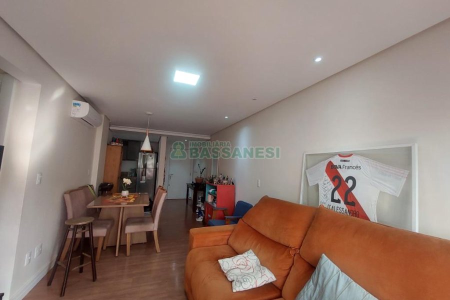 Apartamento com 81m², 2 dormitórios, 2 vagas, no bairro Jardim América em Caxias do Sul para Comprar