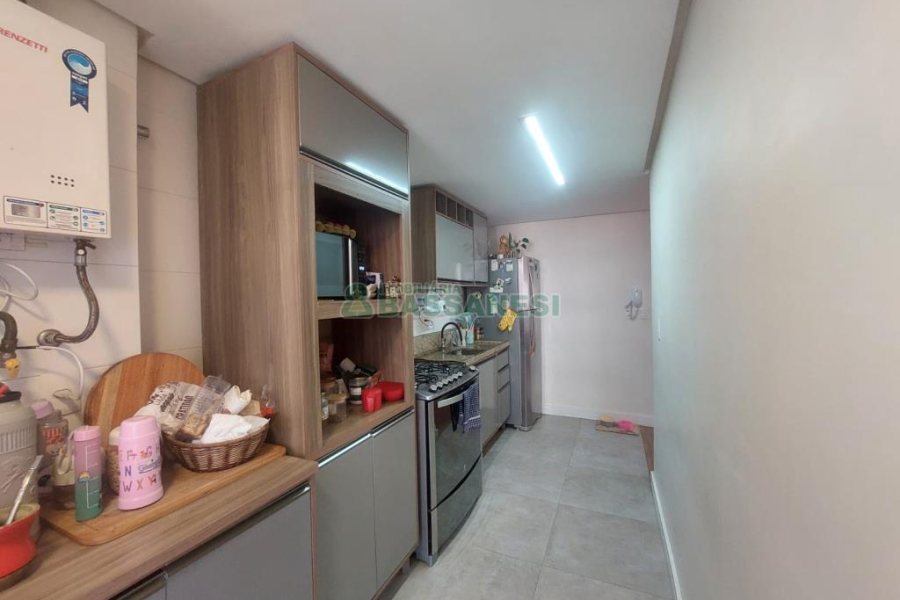 Apartamento com 81m², 2 dormitórios, 2 vagas, no bairro Jardim América em Caxias do Sul para Comprar