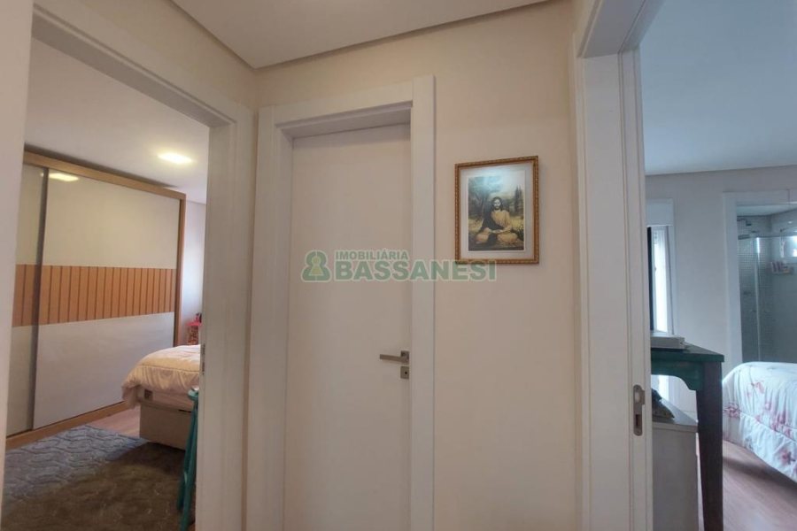 Apartamento com 81m², 2 dormitórios, 2 vagas, no bairro Jardim América em Caxias do Sul para Comprar