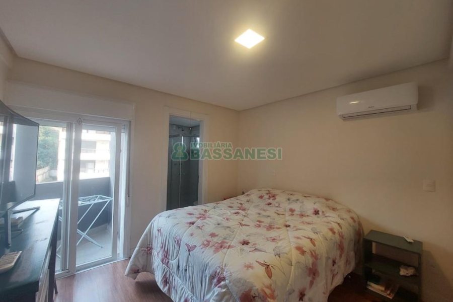 Apartamento com 81m², 2 dormitórios, 2 vagas, no bairro Jardim América em Caxias do Sul para Comprar