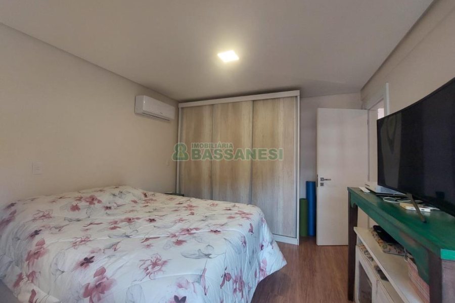 Apartamento com 81m², 2 dormitórios, 2 vagas, no bairro Jardim América em Caxias do Sul para Comprar