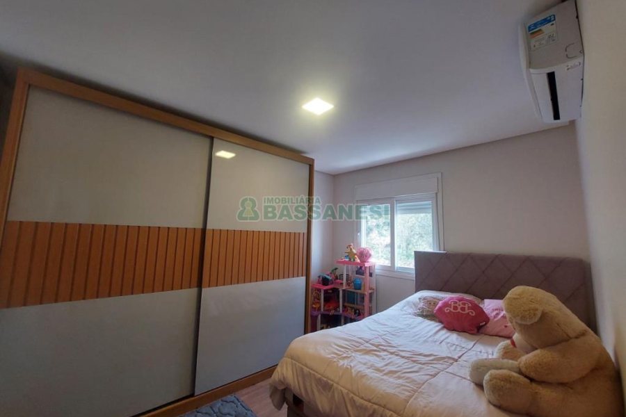 Apartamento com 81m², 2 dormitórios, 2 vagas, no bairro Jardim América em Caxias do Sul para Comprar