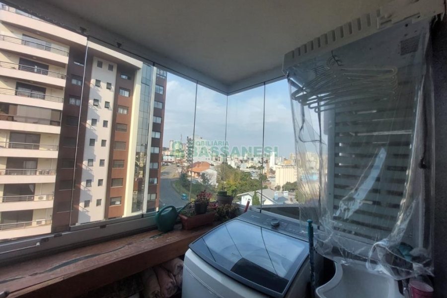Apartamento com 81m², 2 dormitórios, 2 vagas, no bairro Jardim América em Caxias do Sul para Comprar