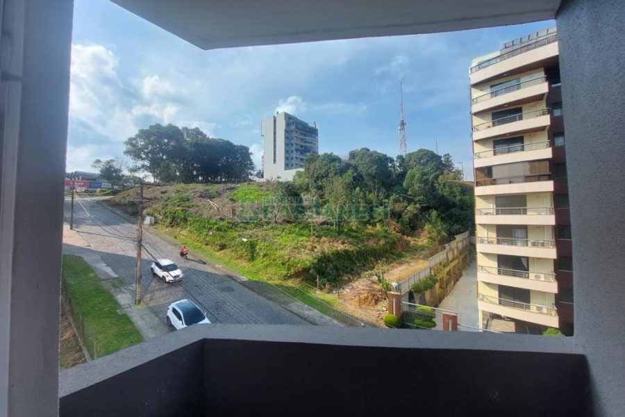 Apartamento com 81m², 2 dormitórios, 2 vagas, no bairro Jardim América em Caxias do Sul para Comprar