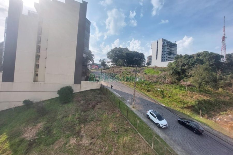 Apartamento com 81m², 2 dormitórios, 2 vagas, no bairro Jardim América em Caxias do Sul para Comprar