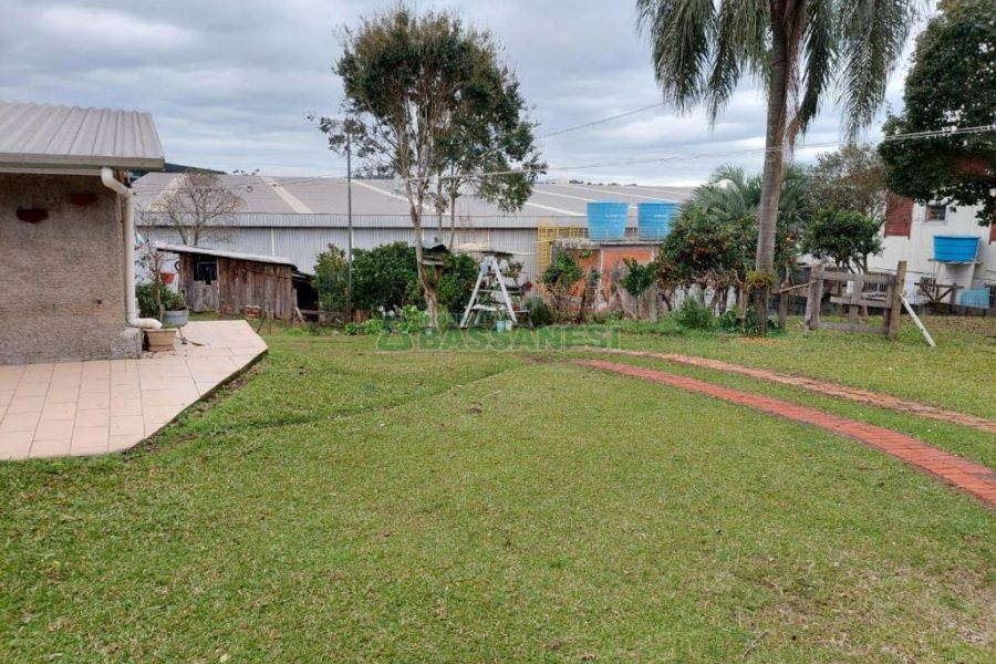 Casa com 127m², 2 dormitórios, 1 vaga, no bairro Diamantino em Caxias do Sul para Comprar