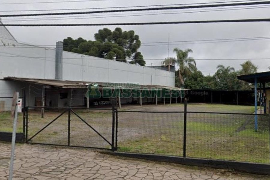 Terreno com 1012m², no bairro São José em Caxias do Sul para Comprar