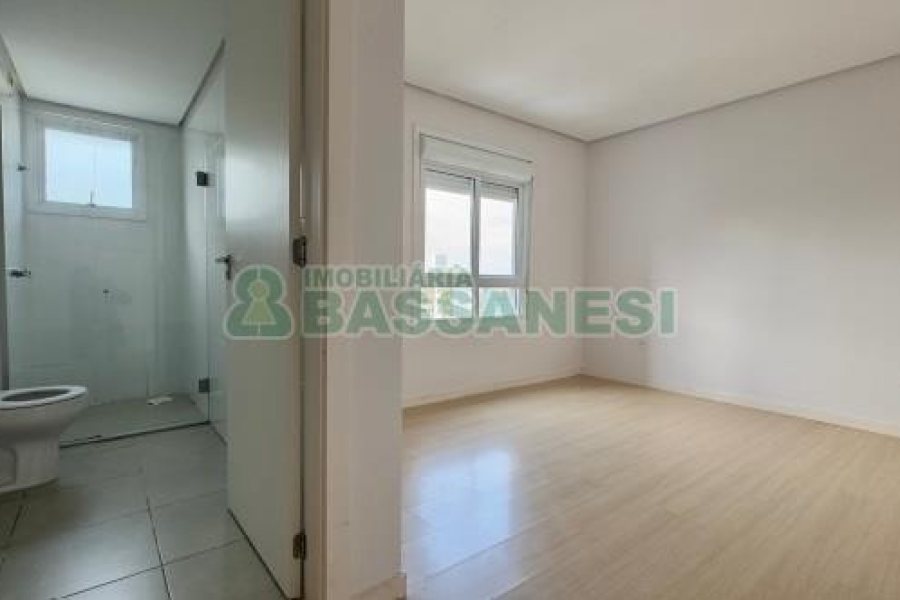 Apartamento com 108m², 3 dormitórios, 2 vagas, no bairro Panazzolo em Caxias do Sul para Comprar